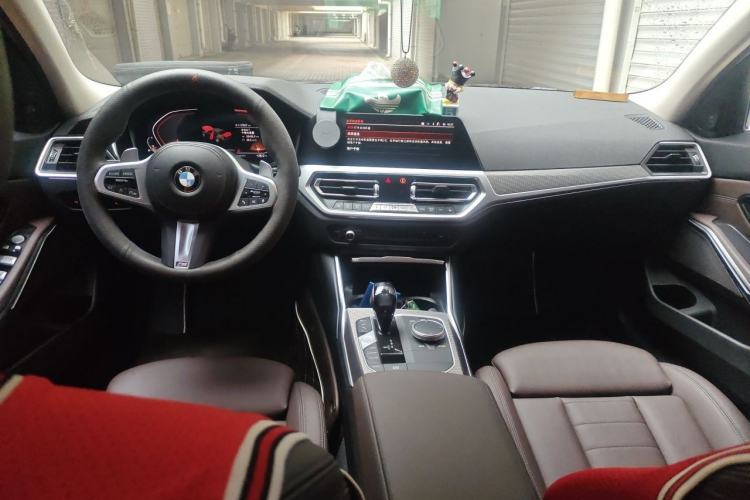 Used BMW 3 Series 2020 Facelifted 325Li M Sport Night Edition Package Center Console