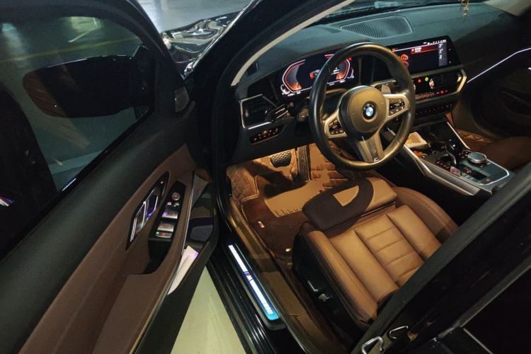 Used BMW 3 Series 2020 325i M Sport Night Edition package Driver Seat