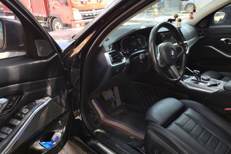 Used BMW 3 Series 2020 325i M Sport Night Edition package Driver Seat