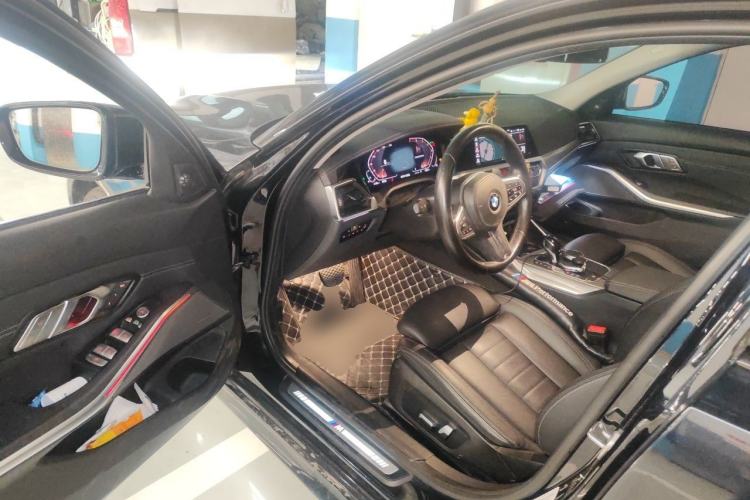 Used BMW 3 Series 2020 Restyled 325i M Sport Night Edition Package Driver Seat