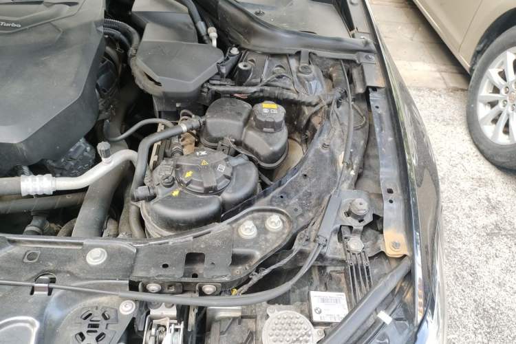 Used BMW 3 Series 2020 Restyled 325i M Sport Night Edition Package Engine Bay Left