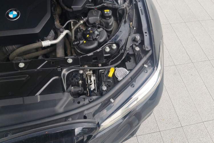Used BMW 3 Series 2020 330i M Sport Night Edition Engine Bay Left