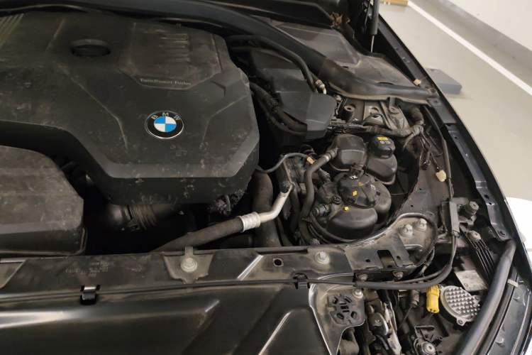 Used BMW 3 Series 2020 330i M Sport Night Edition Engine Bay Left