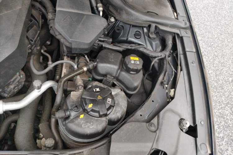 Used BMW 3 Series 2020 325Li M Sport Package Engine Bay Left