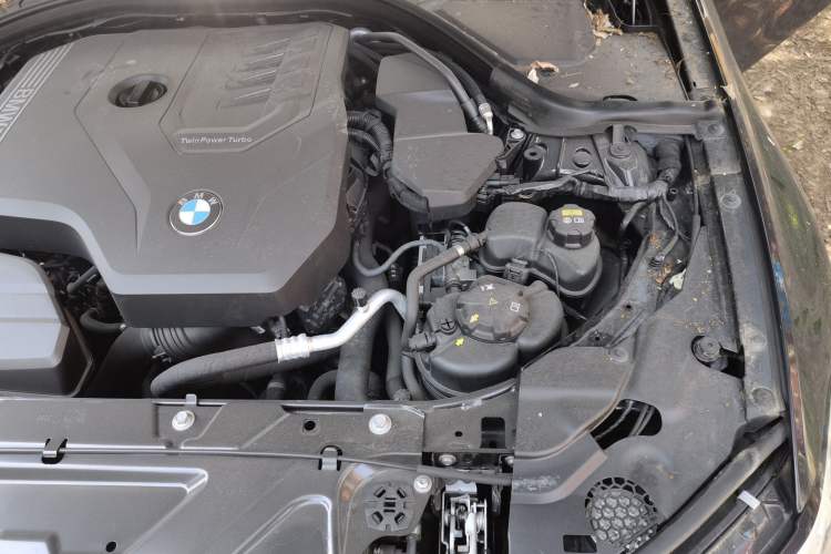 Used BMW 3 Series 2020 325i M Sport Night Edition package Engine Bay Left