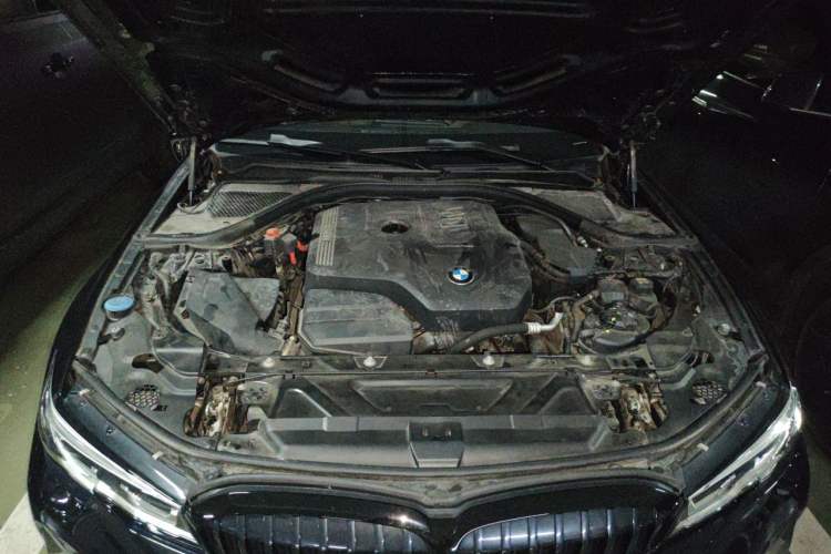 Used BMW 3 Series 2020 325i M Sport Night Edition package Engine Bay
