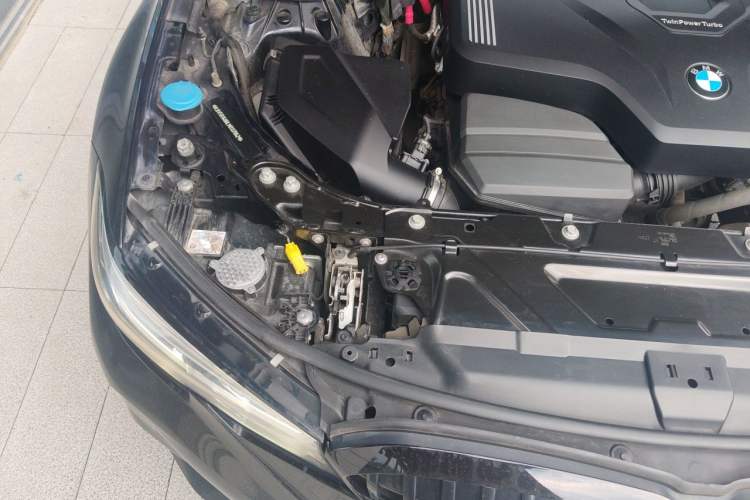 Used BMW 3 Series 2020 330i M Sport Night Edition Engine Bay Right