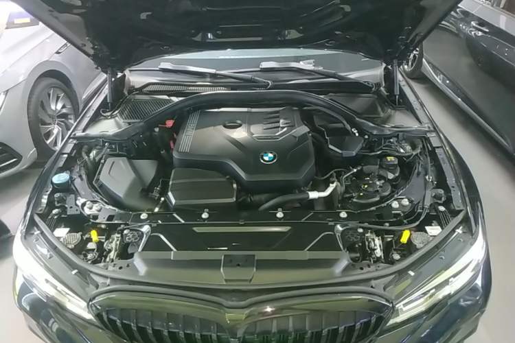 Used BMW 3 Series 2020 Restyled 325Li M Sport Package Engine Bay
