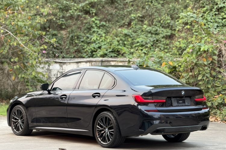 Used BMW 3 Series 2020 Restyled 325i M Sport Night Edition Package Exterior 1