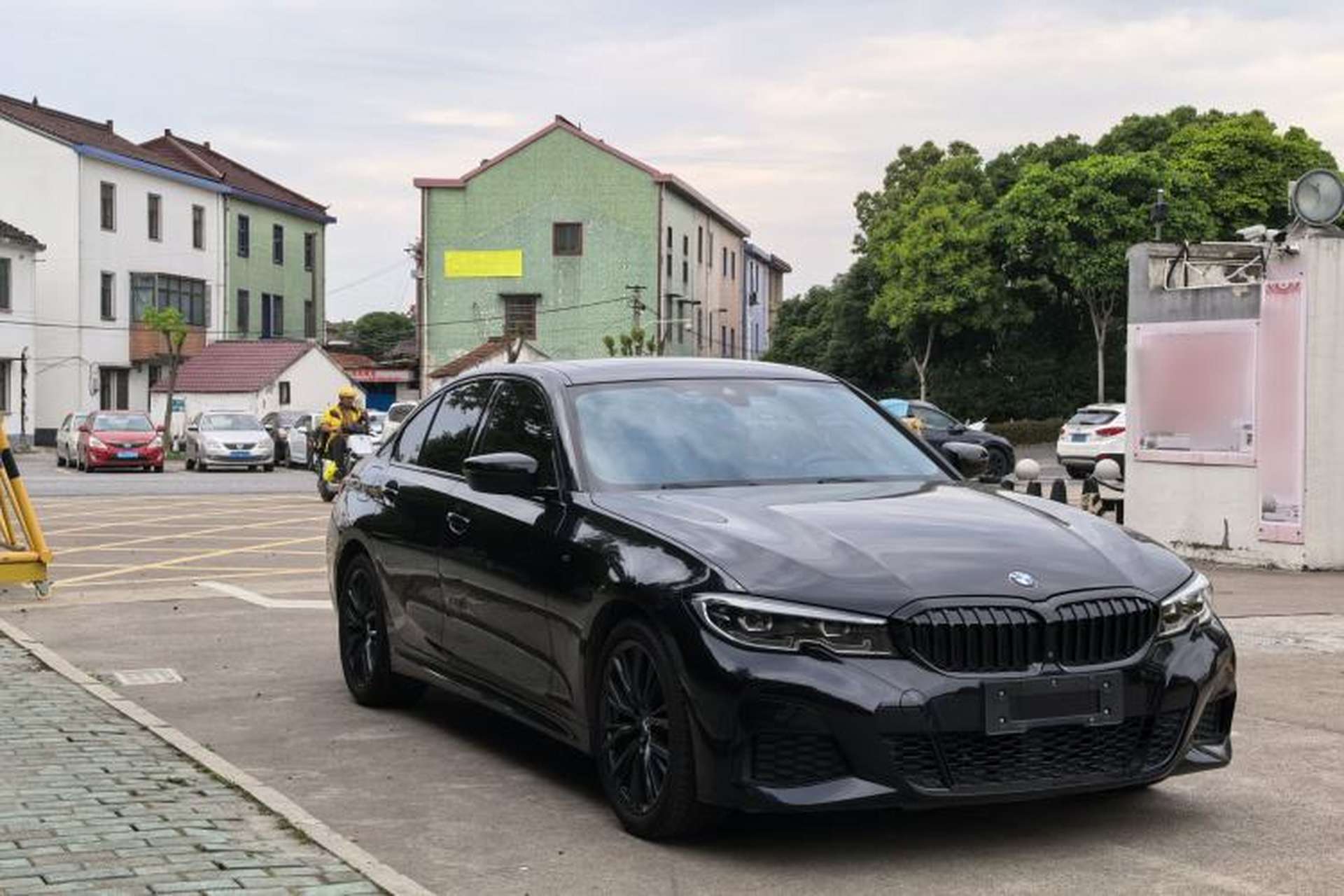 Used BMW 3 Series 2020 Restyled 325i M Sport Night Edition Package Exterior 2