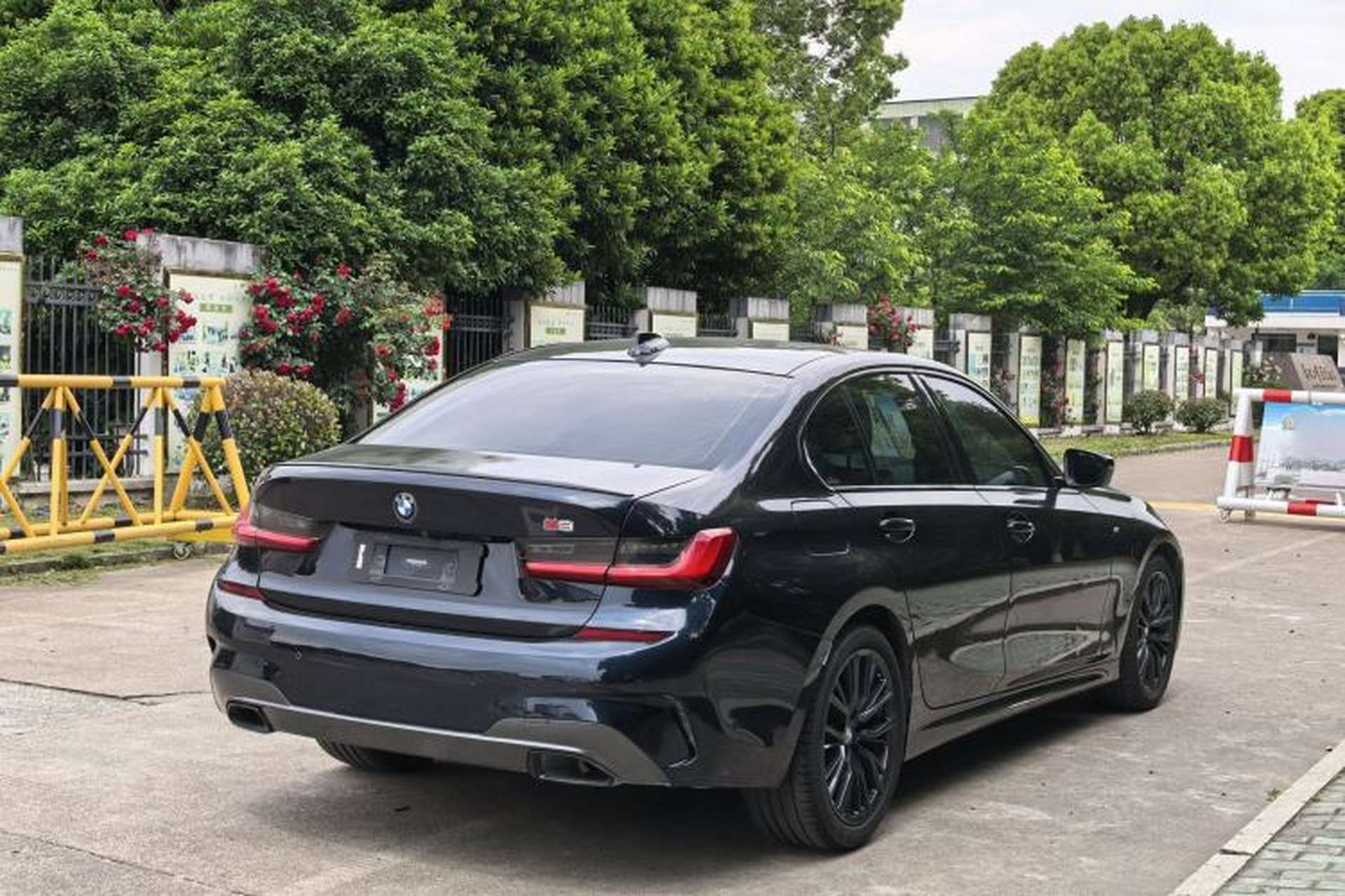 Used BMW 3 Series 2020 Restyled 325i M Sport Night Edition Package Exterior 3