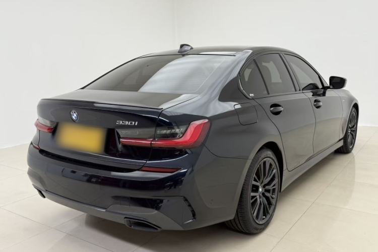 Used BMW 3 Series 2020 330i M Sport Night Edition Exterior 3