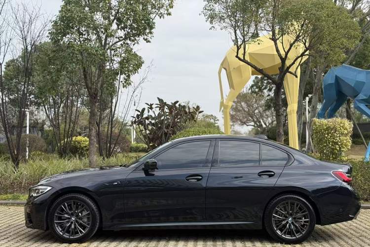 Used BMW 3 Series 2020 330i M Sport Night Edition Exterior 3