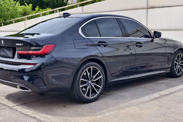 Used BMW 3 Series 2020 Facelifted 325i M Sport Package Exterior 4