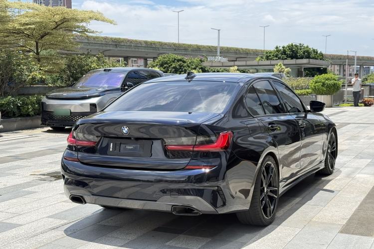 Used BMW 3 Series 2020 330i M Sport Night Edition Exterior 4