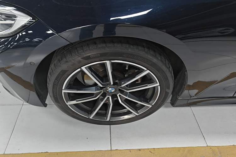 Used BMW 3 Series 2020 Restyled 325Li M Sport Package Exterior 4
