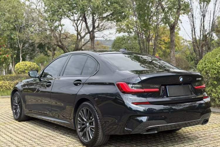 Used BMW 3 Series 2020 330i M Sport Night Edition Exterior 4