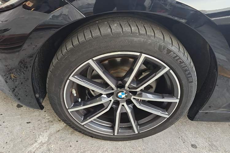 Used BMW 3 Series 2020 Restyled 325Li M Sport Package Exterior 4