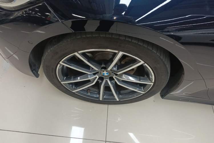 Used BMW 3 Series 2020 Restyled 325Li M Sport Package Exterior 4