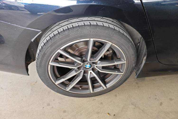 Used BMW 3 Series 2020 Restyled 325Li M Sport Package Exterior 5