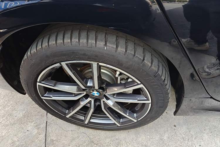 Used BMW 3 Series 2020 Restyled 325Li M Sport Package Exterior 5