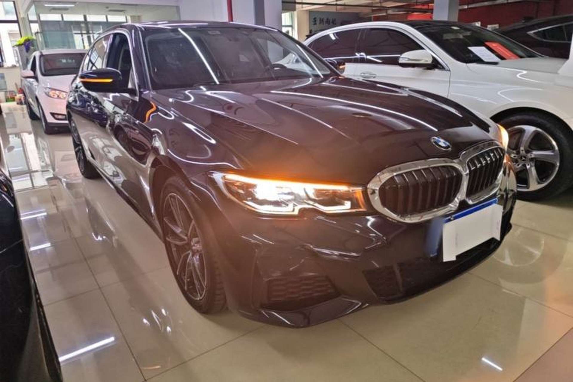 Used BMW 3 Series 2020 320Li M Sport Package Front Right 45 Deg