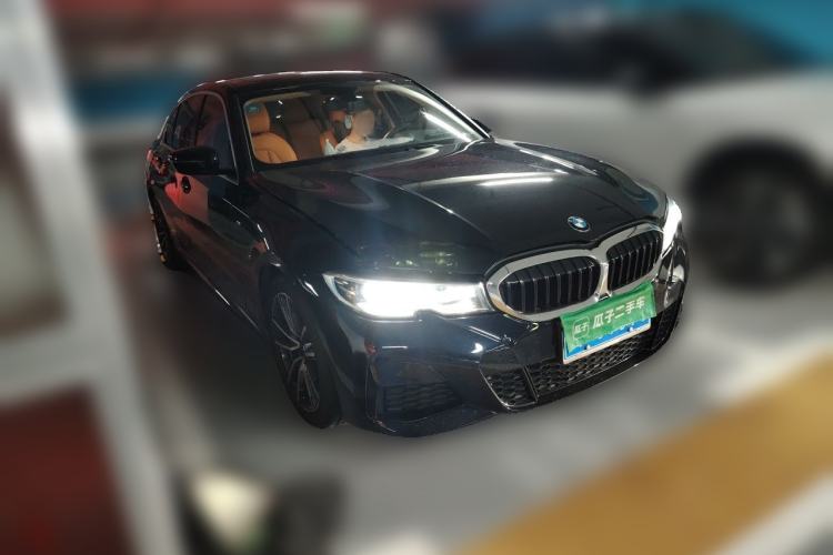 Used BMW 3 Series 2020 320Li M Sport Package Front Right 45 Deg