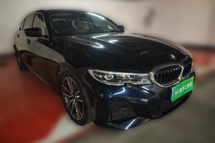 Used BMW 3 Series 2020 320Li M Sport Package Front Right 45 Deg