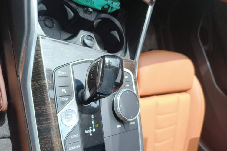 Used BMW 3 Series 2020 325Li First Edition Gear Lever