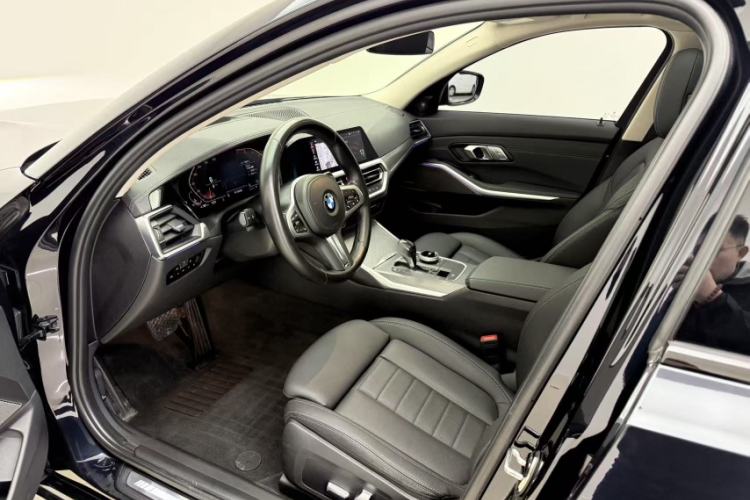Used BMW 3 Series 2020 330i M Sport Night Edition Interior 1