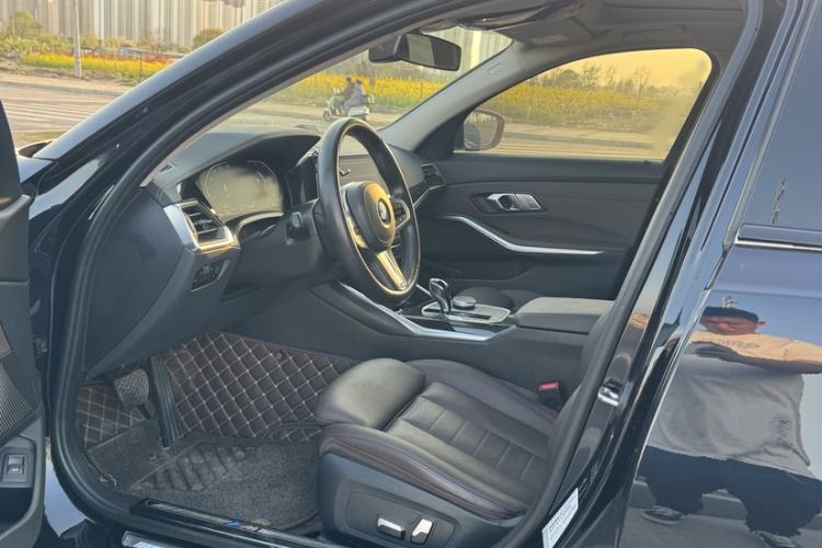 Used BMW 3 Series 2020 Restyled 325Li M Sport Package Interior 2