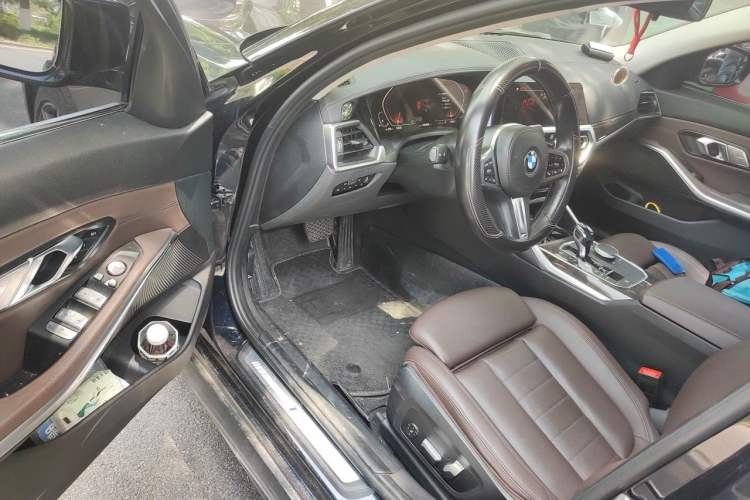 Used BMW 3 Series 2020 Restyled 325Li M Sport Package Interior 3