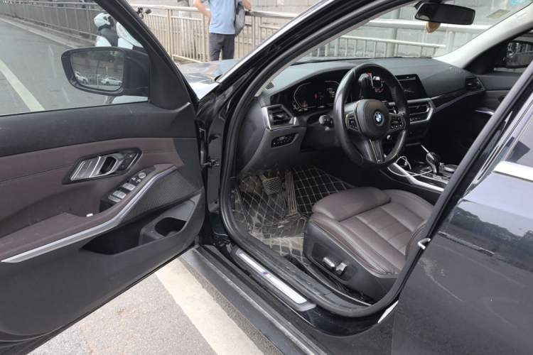 Used BMW 3 Series 2020 325Li M Sport Package Interior 3
