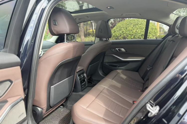 Used BMW 3 Series 2020 330i M Sport Night Edition Interior 3