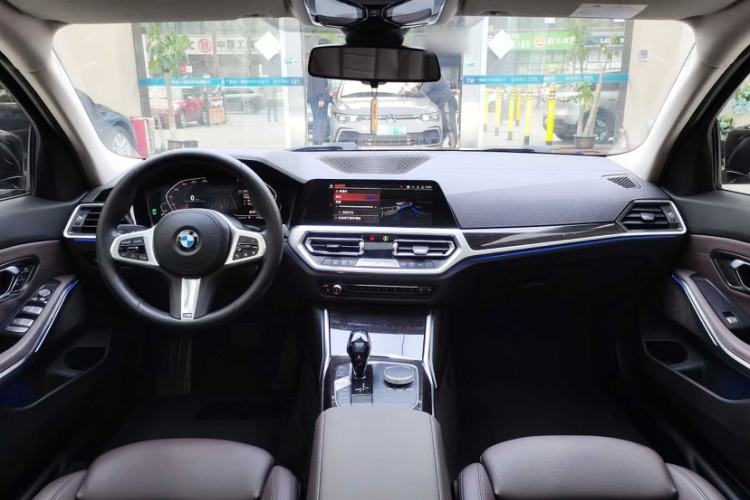 Used BMW 3 Series 2020 Restyled 325Li M Sport Package Interior 4