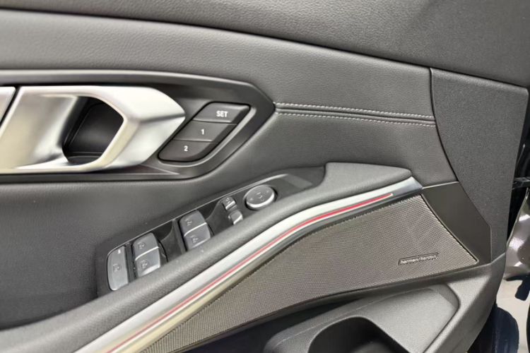 Used BMW 3 Series 2020 330i M Sport Night Edition Interior 5