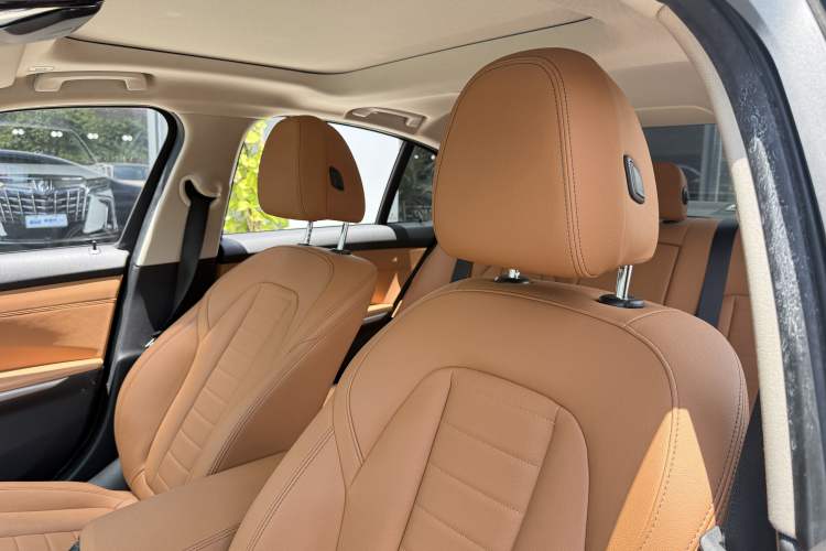 Used BMW 3 Series 2020 330i M Sport Night Edition Interior 7