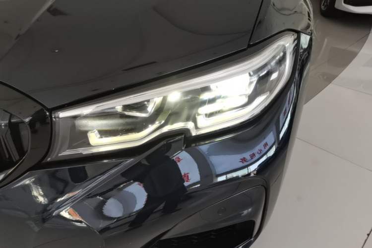 Used BMW 3 Series 2020 Restyled 325i M Sport Night Edition Package Left Front Headlight