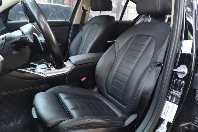 Used BMW 3 Series 2020 325i M Sport Night Edition package Left Front Seat