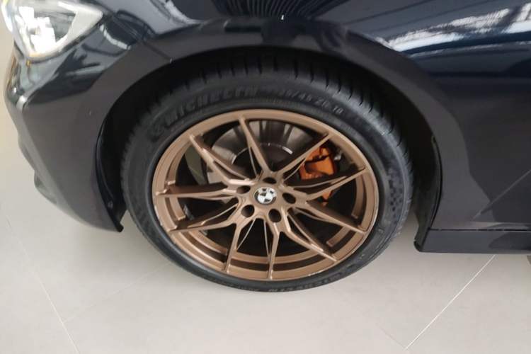 Used BMW 3 Series 2020 325Li M Sport Package Left Front Wheel Hub