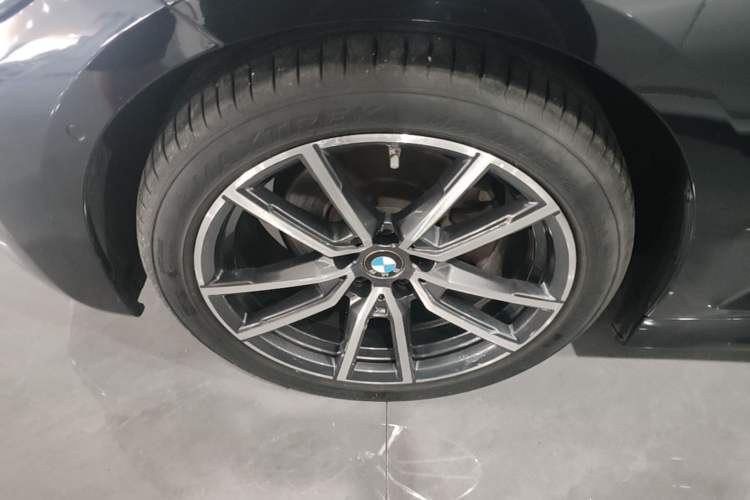 Used BMW 3 Series 2020 320Li M Sport Package Left Front Wheel Hub