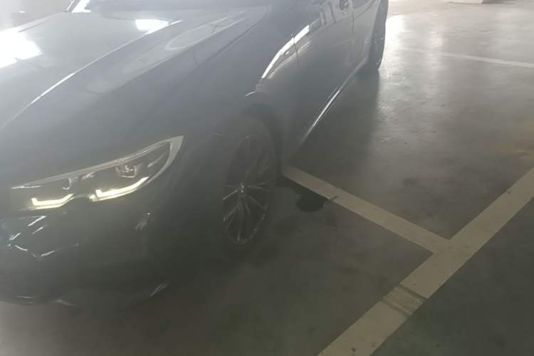 Used BMW 3 Series 2020 Restyled 325i M Sport Night Edition Package Left Front Wheel Hub
