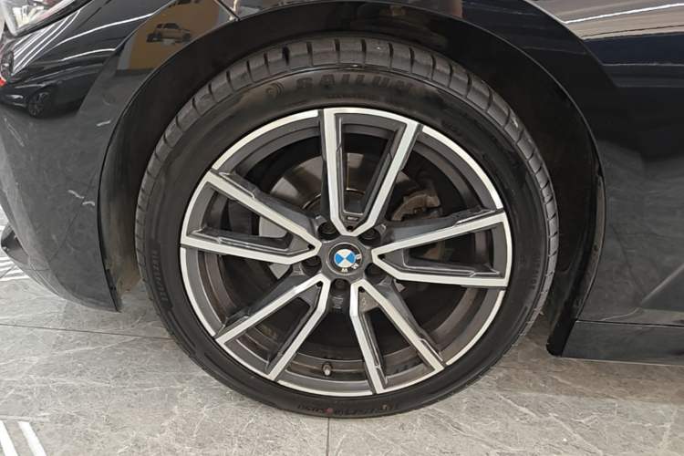 Used BMW 3 Series 2020 320Li M Sport Package Left Front Wheel Hub