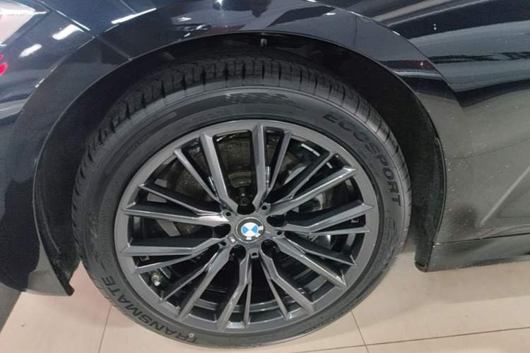 Used BMW 3 Series 2020 325Li M Sport Night Edition Package Left Front Wheel Hub