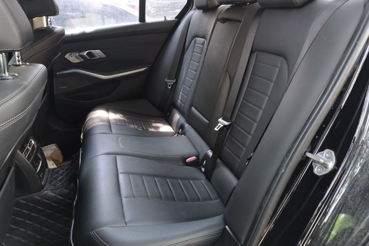 Used BMW 3 Series 2020 325i M Sport Night Edition package Left Rear Seat