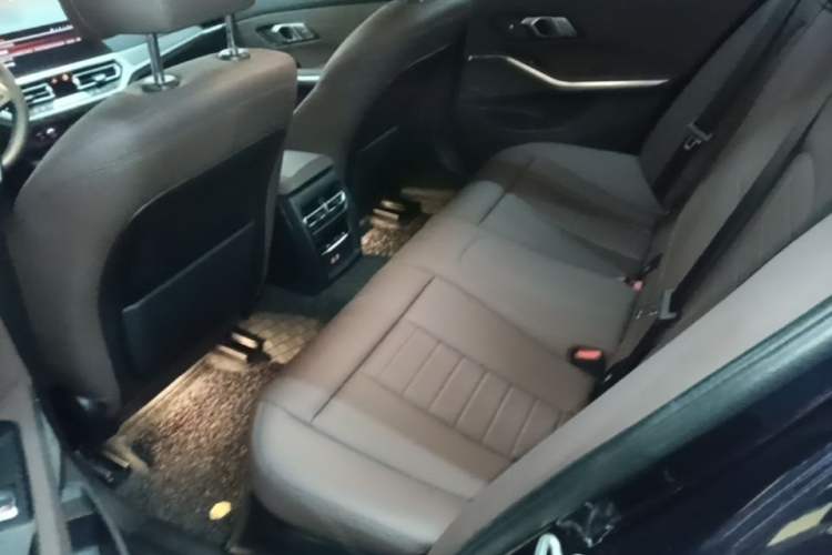 Used BMW 3 Series 2020 Restyled 325i M Sport Night Edition Package Left Rear Seat