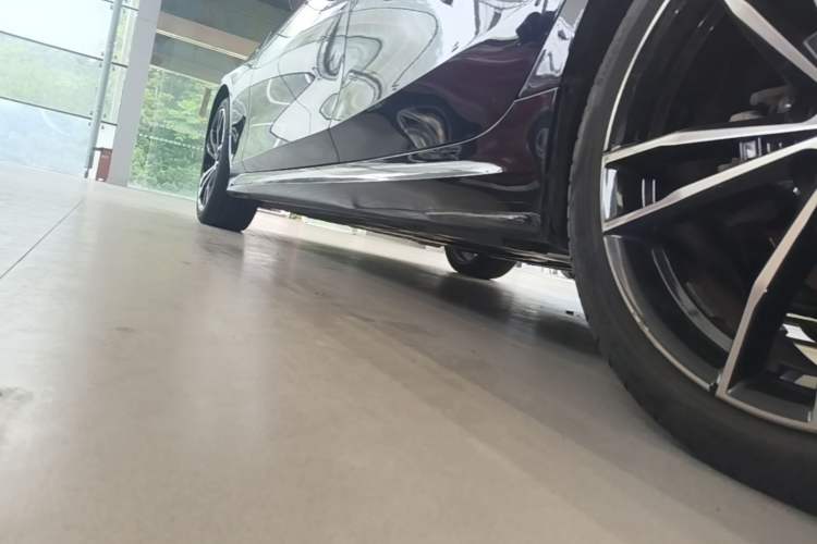 Used BMW 3 Series 2020 Facelifted 325Li M Sport Night Edition Package Left Side Sill