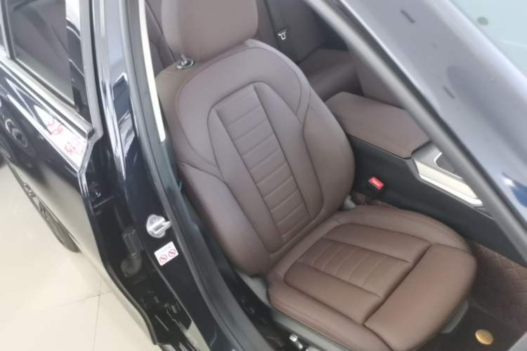 Used BMW 3 Series 2020 Restyled 325i M Sport Night Edition Package Right Front Seat