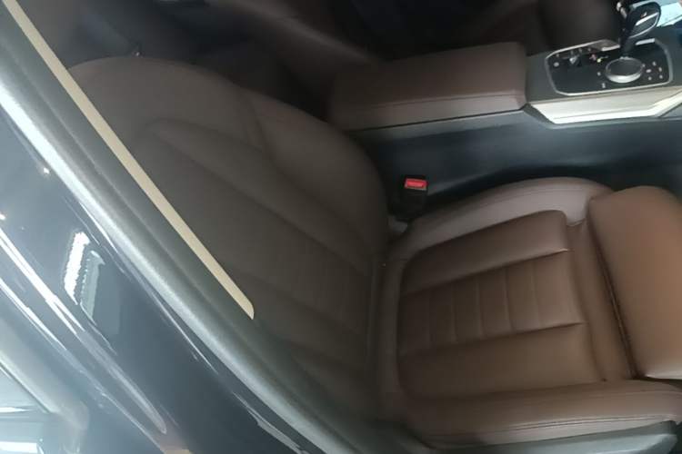 Used BMW 3 Series 2020 Restyled 325i M Sport Night Edition Package Right Front Seat