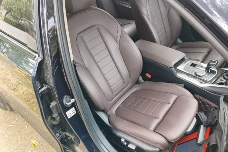 Used BMW 3 Series 2020 Restyled 325Li M Sport Package Right Front Seat
